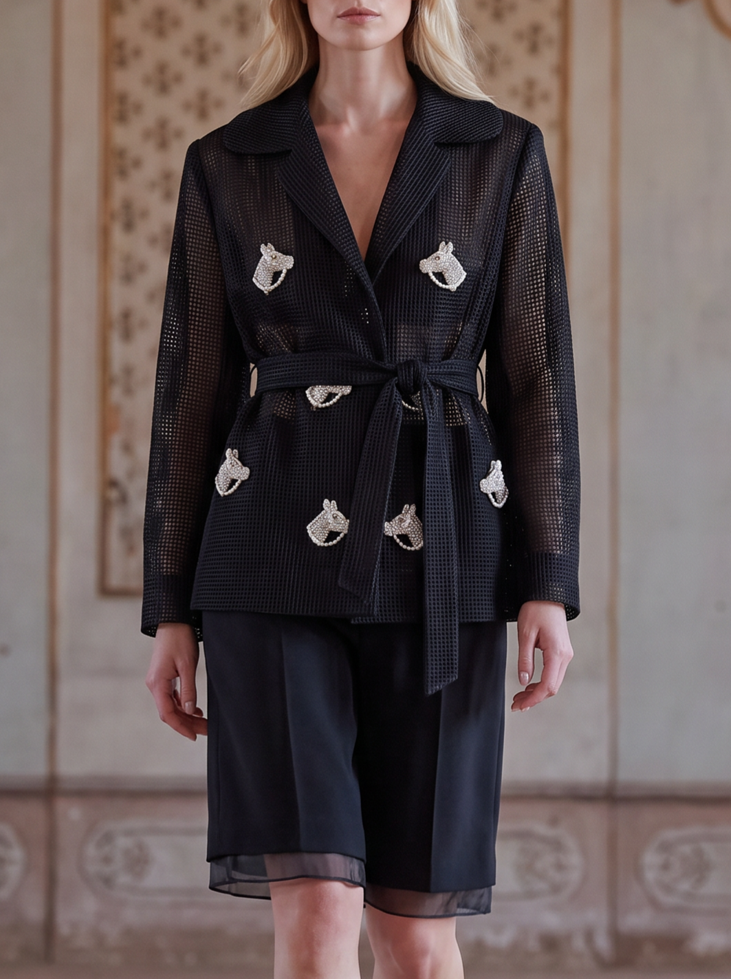 Rosalie saddle black detail