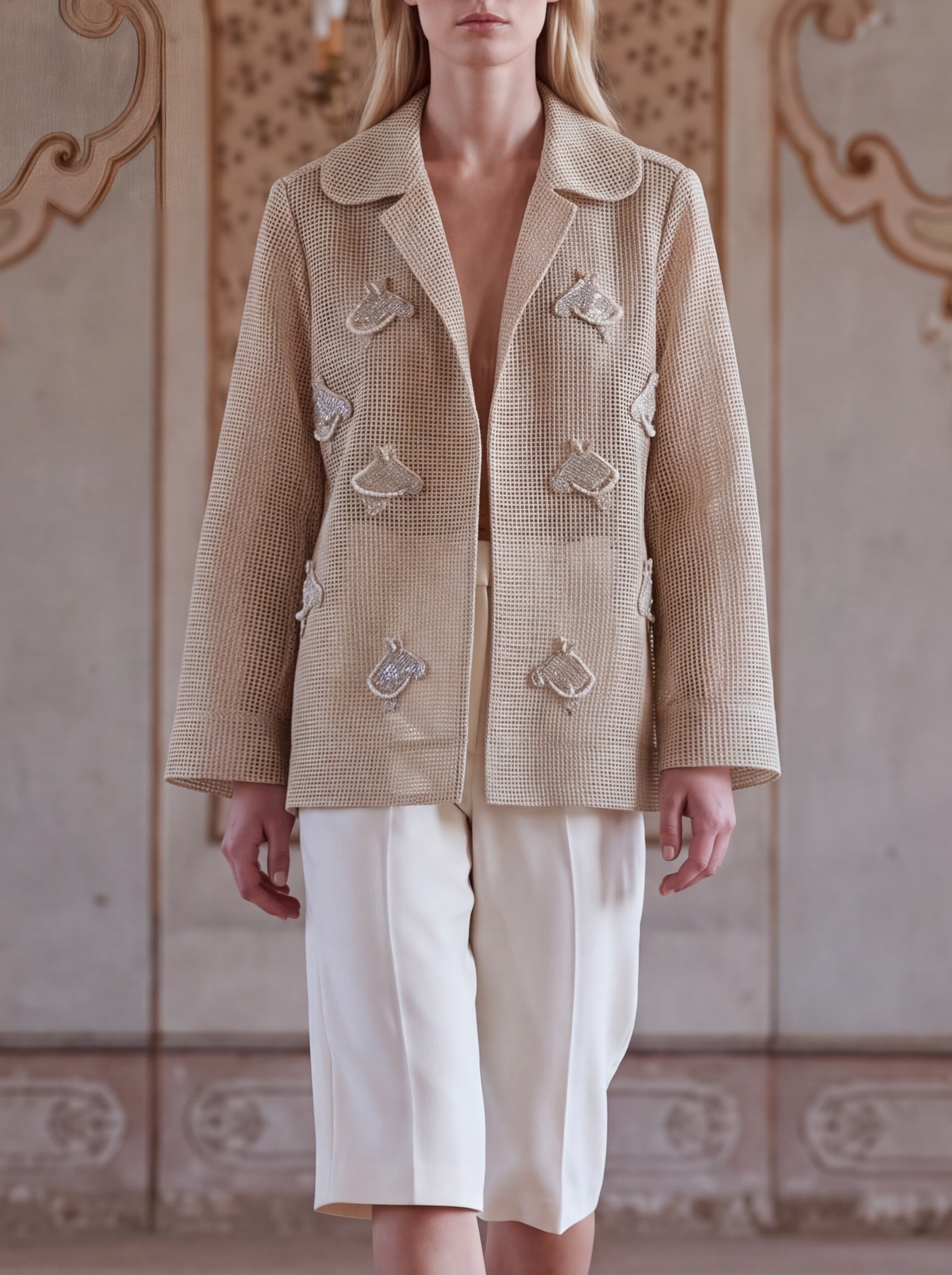 Rosalie saddle sand detail